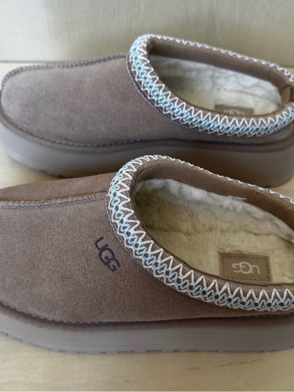 Ugg Platform Tazz II in Sand | BRAND NEW, NEVER WORN!